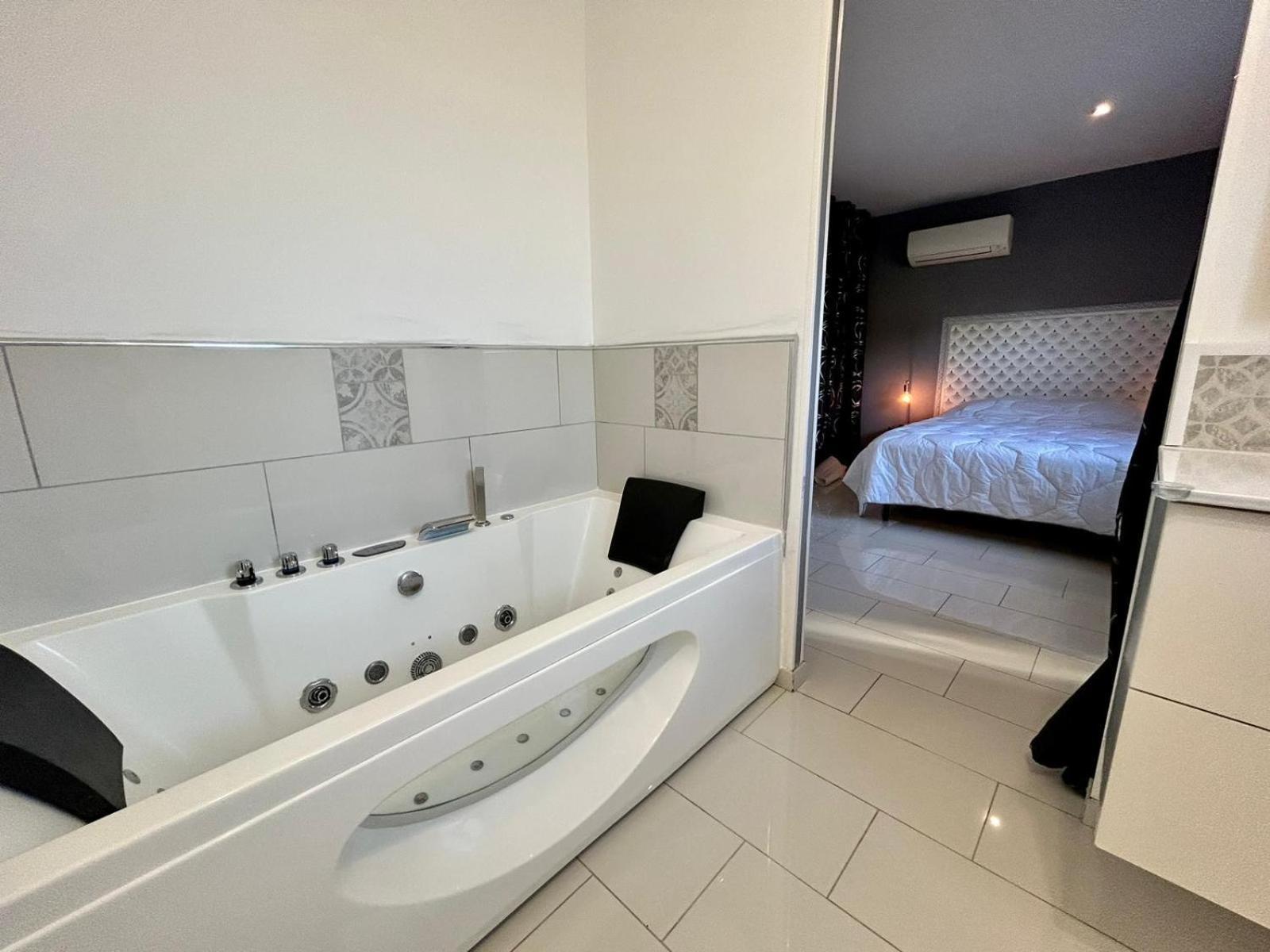 Labastide-du-Temple Maison Moderne Au Calme Avec Billard, Jacuzzi, Bain A Remous, Piscine, Babyfoot מראה חיצוני תמונה